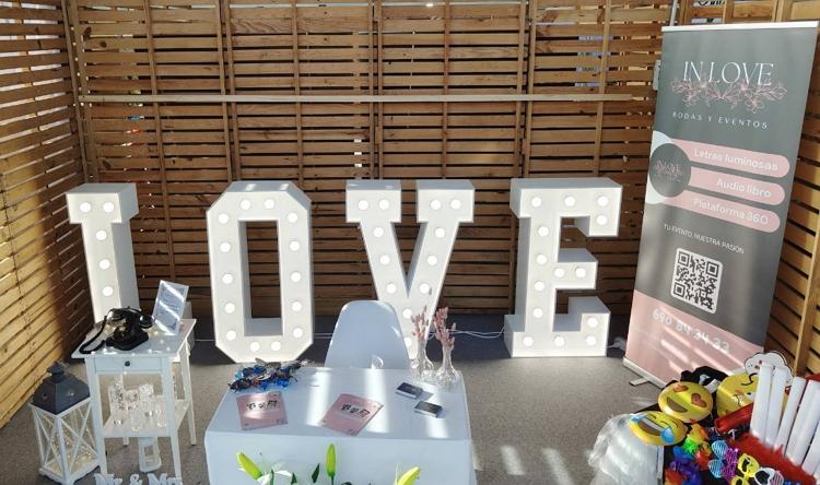 IN LOVE Bodas y eventos